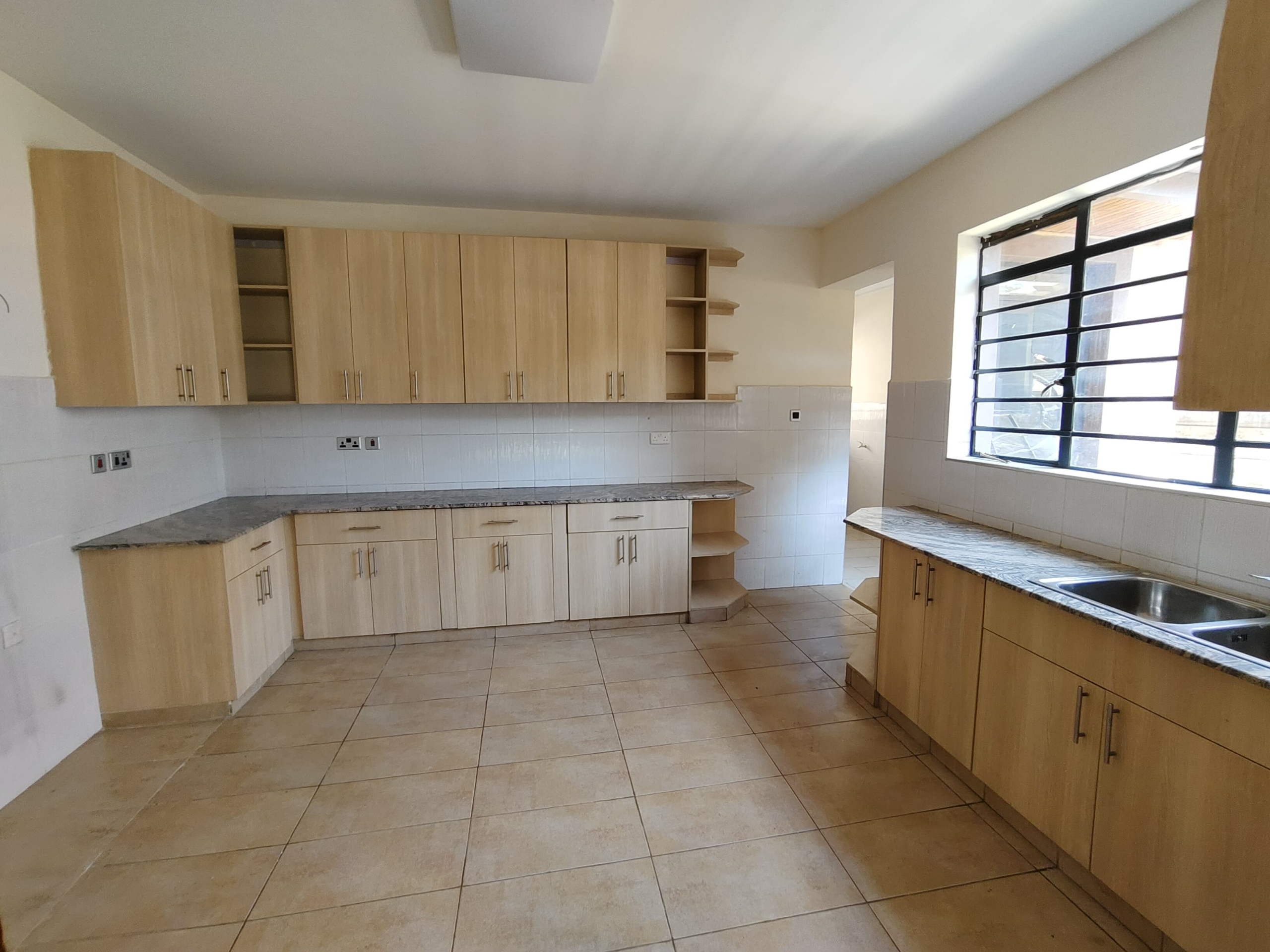 5-Bedroom Villas (All Ensuite) + DSQ To Let in Lavington | KES 280,000 per month